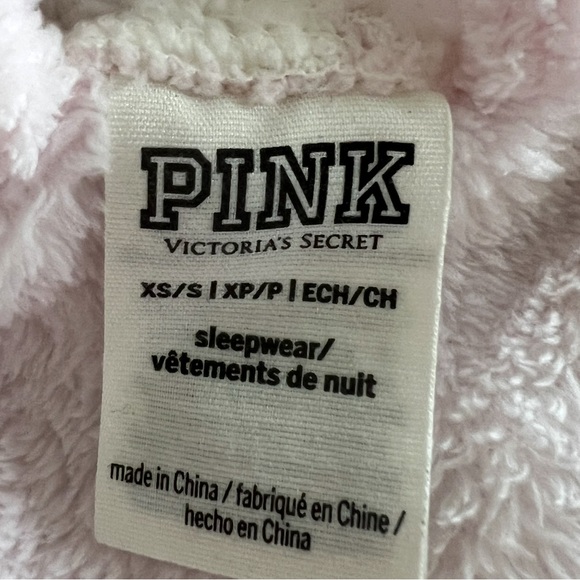 PINK VICTORIA SECRET BATH ROBE - Picture 11 of 12